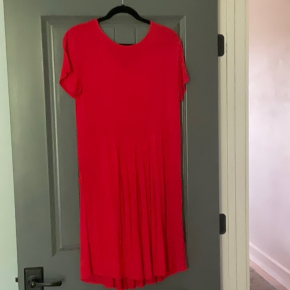 Red dress - Picture 3 of 5